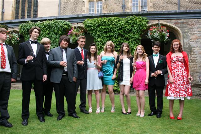 618x404 pixels (77K)